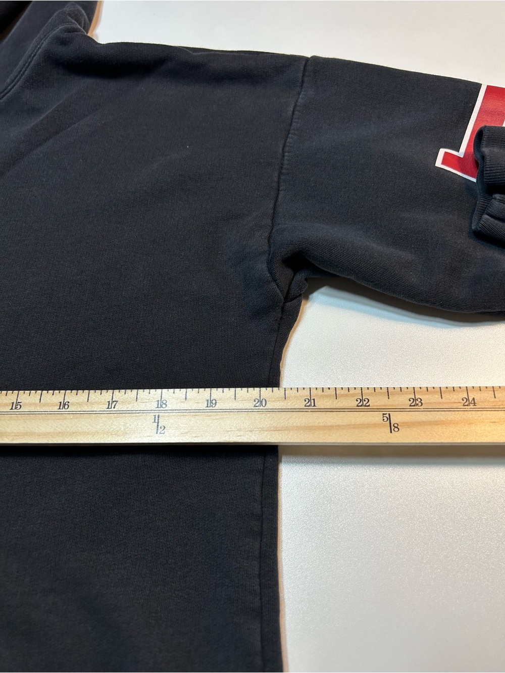 Aritzia Tna Varsity Block Sleeve Graphic Pullover Fleece Hoodie Black - Picture 6 of 9